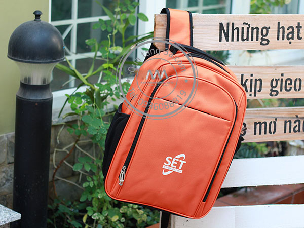 Ngân hàng quà tặng quảng cáo chi phí hợp lý mà công ty du lịch không thể bỏ qua 1 Ba lô quà tặng