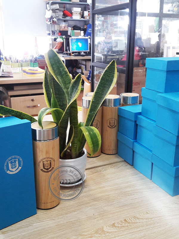 Quà tặng doanh nghiệp Bình giữ nhiệt tre in logo mẫu 1 8 binh-giu-nhiet-qua-tang