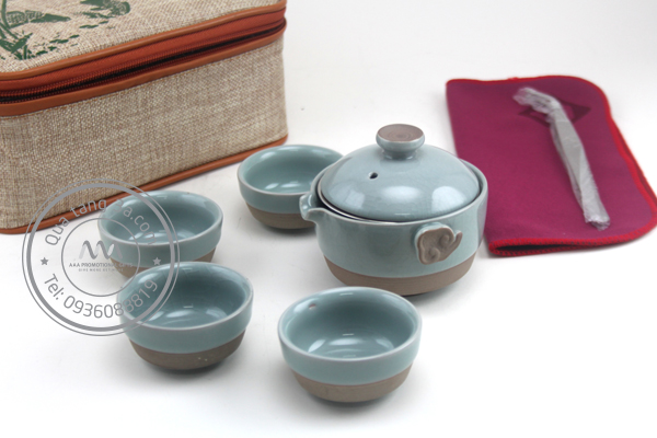bộ ấm chén sứ quà tết cho khách hàng