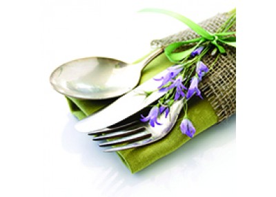 4 món quà nên cân nhắc trước khi tặng 2 bộ thìa dĩa