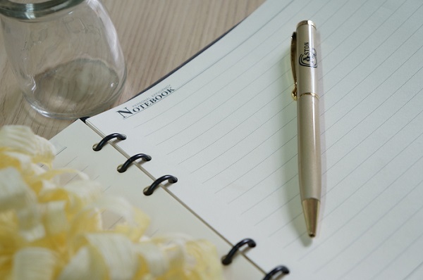 Bút bi làm quà tặng 6 bút bi làm quà tặng