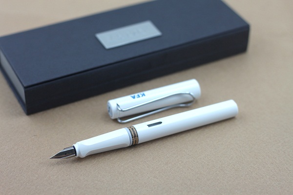 Món quà tặng ý nghĩa dịp 30/4 2 but-bi-qua-tang-quang-cao