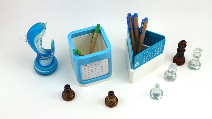 3 tiêu chí doanh nghiệp cần quan tâm khi tặng quà cho khách hàng ngày tết 2 lịch để bàn hộp bút