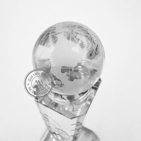 Cúp pha lê tháp địa cầu Vietnam Economic Times 12 cup-pha-le