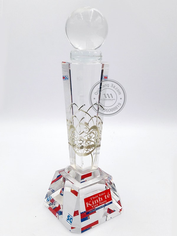 Cúp pha lê tháp địa cầu Vietnam Economic Times 10 cup-pha-le