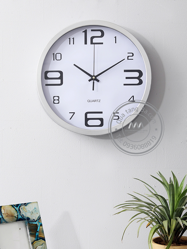 dong-ho-treo-tuong-in-logo-qua-tang