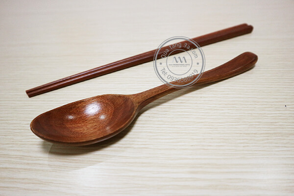 Quà tặng doanh nghiệp Set đũa thìa in logo mẫu 1 13 dua-thia-go-than-thien-moi-truong