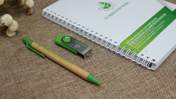 Bộ quà tặng bút sổ usb độc đáo Eco - Industrial Park Vietnam 13 giftset sổ bút usb quà tặng