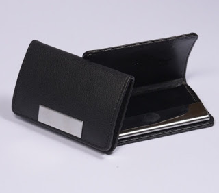 Hộp Namecard làm quà tặng ý nghĩa cho những doanh nhân thành đạt. 1 hộp namecard da