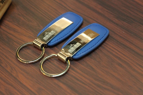 Top 5 món quà tặng nhỏ xinh cho doanh nghiệp, nếu được tặng ai cũng sẽ thích. 4 móc khóa kim loại