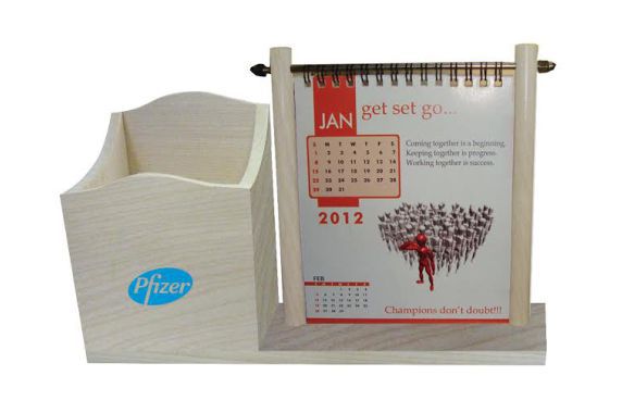 Quà tặng bằng gỗ tạo thêm sự mới lạ cho khách hàng 3 lịch gỗ quà tặng