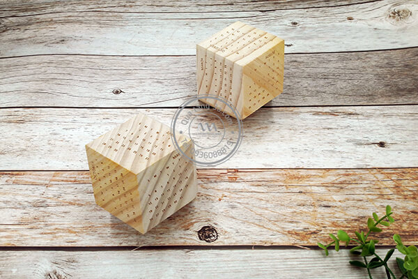 Lịch gỗ nguyên khối để bàn mặt tứ giác - Quà tặng Tết độc đáo, eco - friendly 8 lich-go-nguyen-khoi