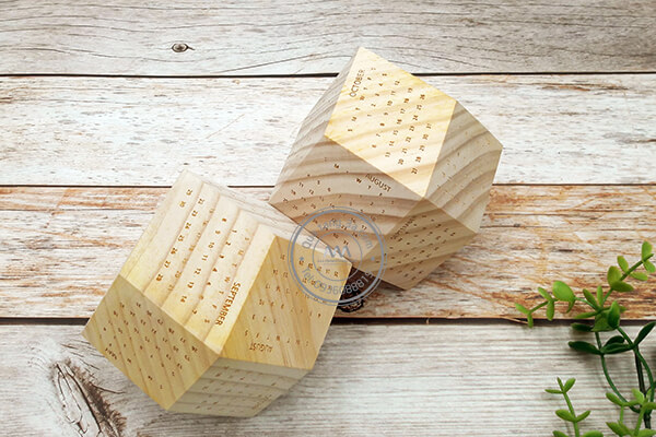 Lịch gỗ nguyên khối để bàn mặt tứ giác - Quà tặng Tết độc đáo, eco - friendly 13 lich-go-nguyen-khoi