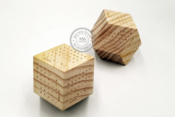 Lịch gỗ nguyên khối để bàn mặt tứ giác - Quà tặng Tết độc đáo, eco - friendly 12 lich-go-nguyen-khoi