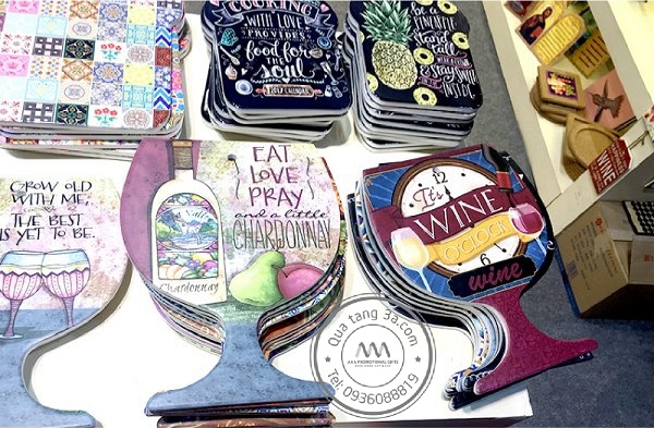 Thiết kế miếng lót ly quà tặng quảng cáo cho một chiến dịch branding đồ uống thành công 4 Lot ly qua tang