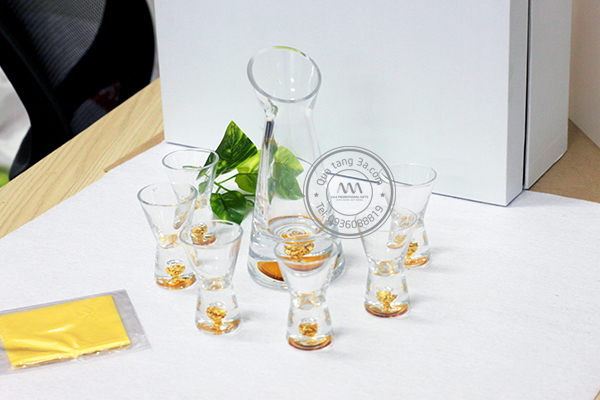 Quà tặng doanh nghiệp bộ ly rượu in logo mẫu 1 13 qua-tang-cao-cap