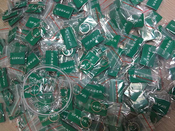 xưởng sản xuất móc khóa