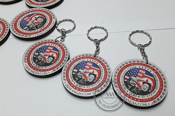 Móc khóa gỗ in hình Donald Trump - Kim Jong Un 9 moc-khoa-qua-tang