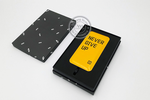 Quà tặng doanh nghiệp pin sạc dự phòng in logo mẫu 6 10 pin-sac-du-phong-in-logo