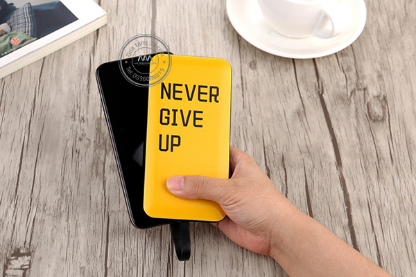 Quà tặng doanh nghiệp pin sạc dự phòng in logo mẫu 6 9 pin-sac-du-phong-in-logo