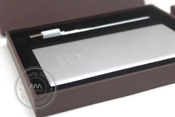 Quà tặng doanh nghiệp pin sạc dự phòng in logo mẫu 9 11 Pin sạc dự phòng quà tặng