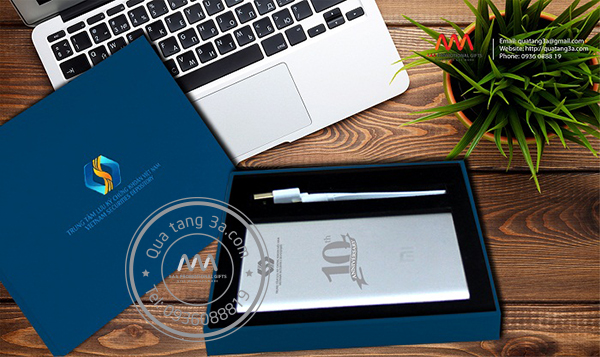 Pin sạc dự phòng món quà công nghệ thiết thực và sang trọng 1 pin sạc dự phòng món quà công nghệ hữu ích