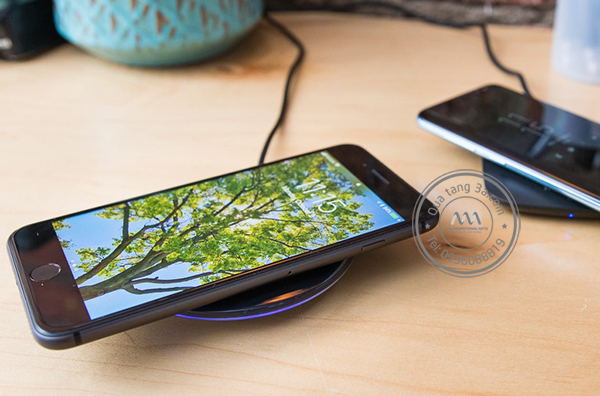 Pin sạc dự phòng không dây - xu hướng quà tặng công nghệ mới 4 pin-sac-du-phong-khong-day-qua-tang