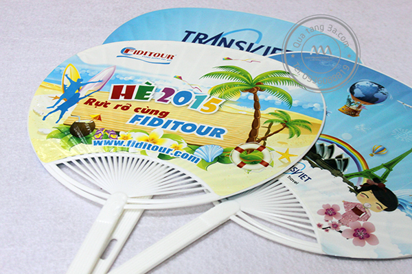 quat-nhua-cam-tay-quang-cao