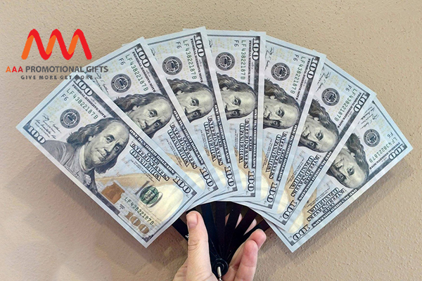 Quạt in hình tiền mặt: Quà tặng khuyến mãi độc đáo cho người tiêu dùng “đại gia” 3 Quạt in hình tiền mặt