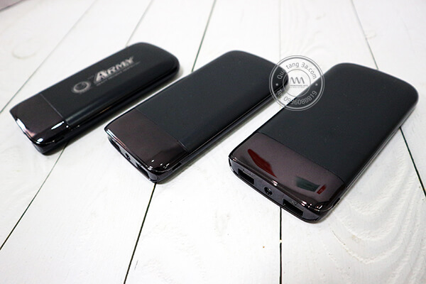 Quà tặng doanh nghiệp pin sạc dự phòng in logo mẫu 8 8 pin-sac-du-phong-in-logo