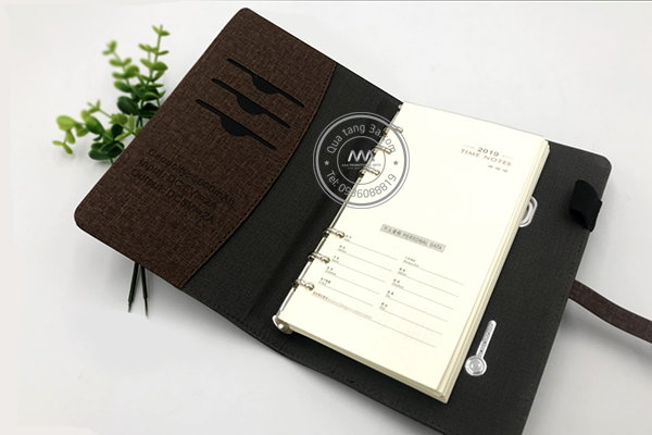 Quà tặng doanh nghiệp Sổ sạc đa năng in logo mẫu 2 8 Sổ sạc đa năng