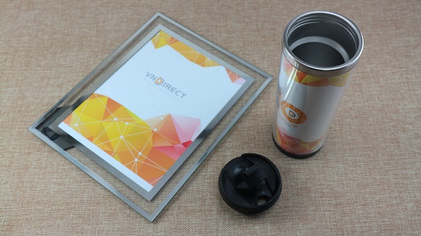 Cốc tường đôi và khung ảnh quà tặng VNDirect 15 cốc tường đôi và khung ảnh quà tặng