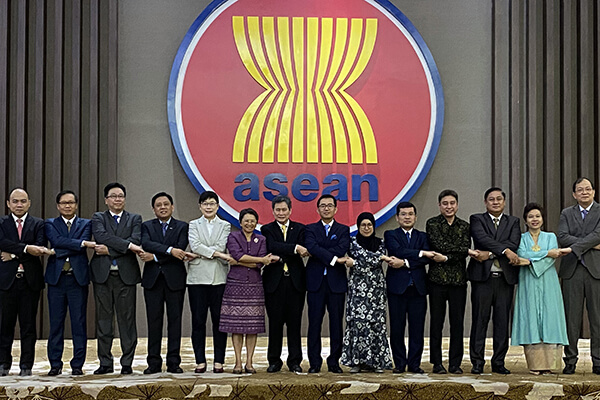 Quà tặng 3A hân hạnh là ĐVCC quà tặng cho Cuộc họp Ủy ban các đại diện thường trực ASEAN 2 qua tang doanh nghiep gia re