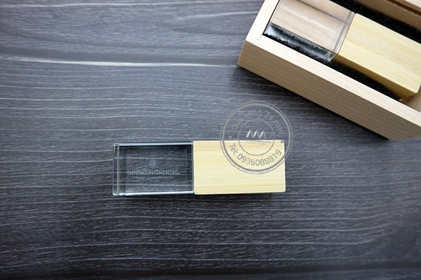 Quà tặng doanh nghiệp USB in logo hộp gỗ mẫu 2 8 usb-pha-le-go