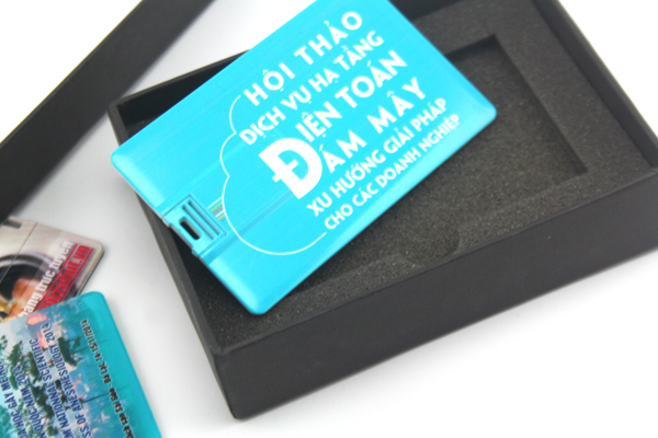 USB namecard quà tặng - Pizza Hut 10 usb namecard quà tặng quảng cáo