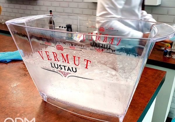 Giữ đồ uống mát lạnh trong mùa hè bằng chiếc xô đá có in logo thương hiệu 3 xô đá in logo thương hiệu làm quà tặng