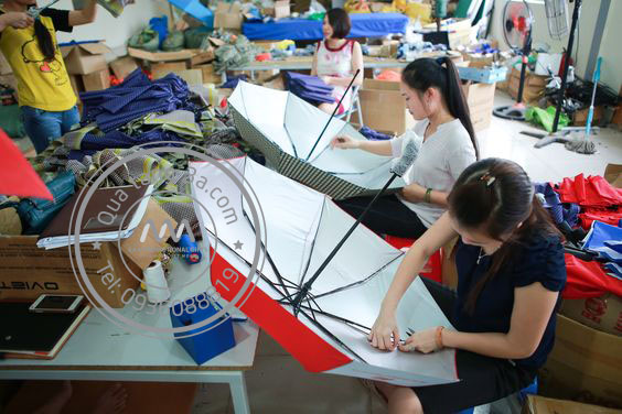 Xưởng sản xuất ô cầm tay quà tặng