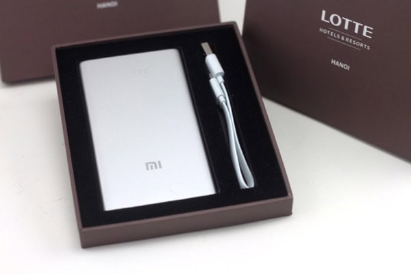 Quà tặng doanh nghiệp pin sạc dự phòng in logo mẫu 9