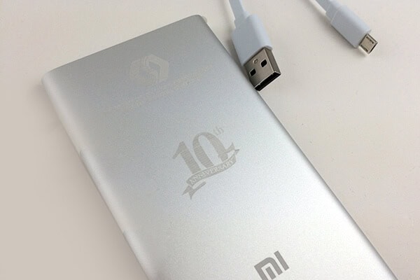 Quà tặng doanh nghiệp pin sạc dự phòng in logo mẫu 2