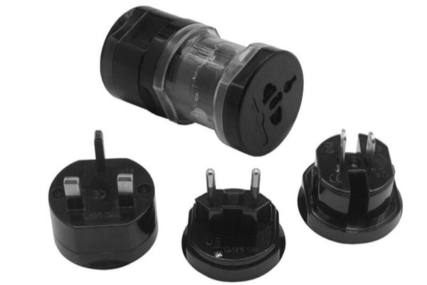 Quà tặng doanh nghiệp Adapter travel in logo mẫu 1