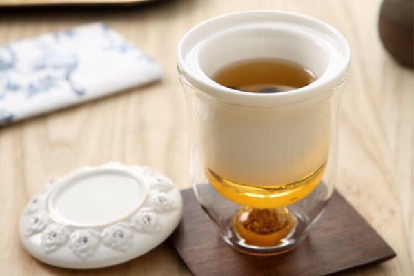 Quà tặng doanh nghiệp cốc cao cấp mẫu 1