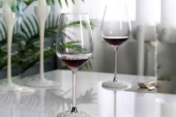 Quà tặng doanh nghiệp ly rượu vang cao cấp mẫu 1