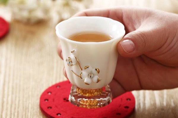 Quà tặng doanh nghiệp cốc cao cấp mẫu 4