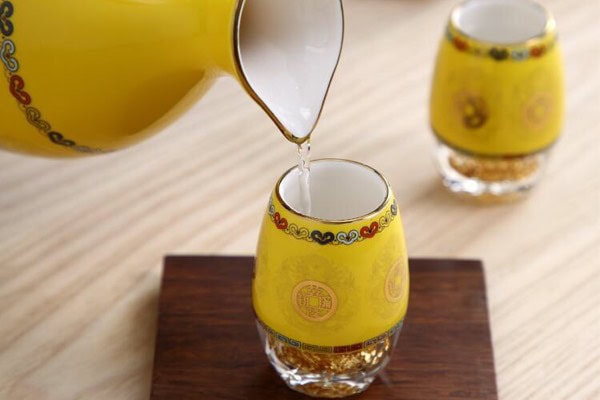 Quà tặng doanh nghiệp bộ bình cốc cao cấp mẫu 4