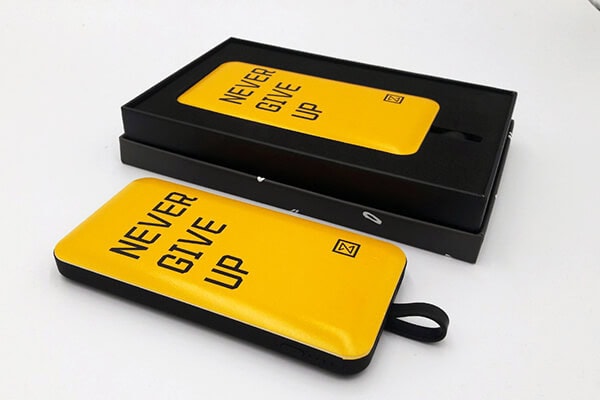 Quà tặng doanh nghiệp pin sạc dự phòng in logo mẫu 6