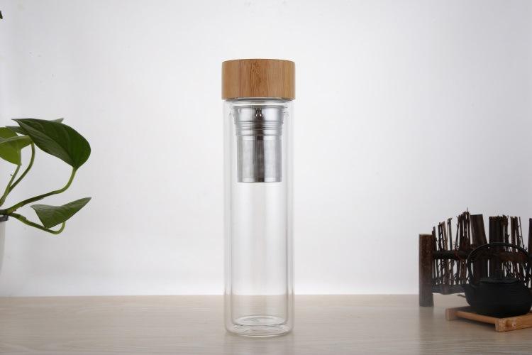 binh-nuoc-thuy-tinh-nap-tre