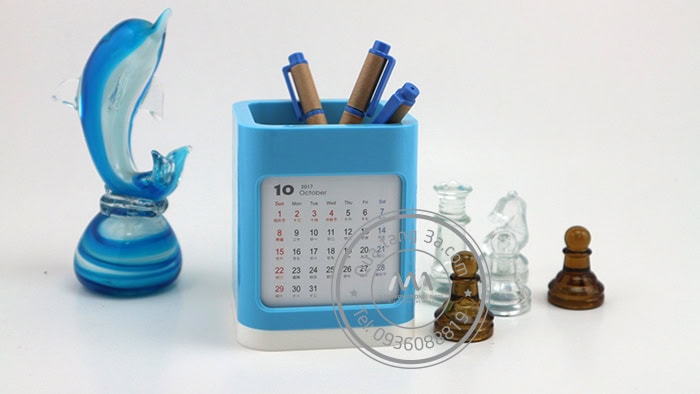 Lịch để bàn ống cắm bút vuông