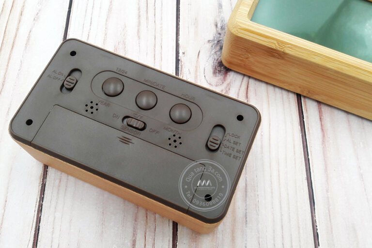 Đồng hồ gỗ màn hình LCD 5 Dong ho go man hinh LCD 5