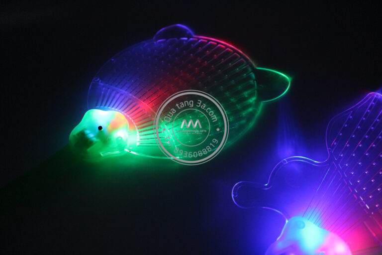 Quạt nhựa quảng cáo cầm tay phát sáng độc đáo 10 IMG 4020 1