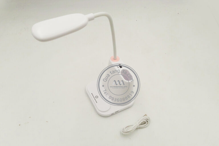 Đèn để bàn Silicon - sản phẩm tích hợp nhiều tính năng hiện đại 13 den de ban hoc 1